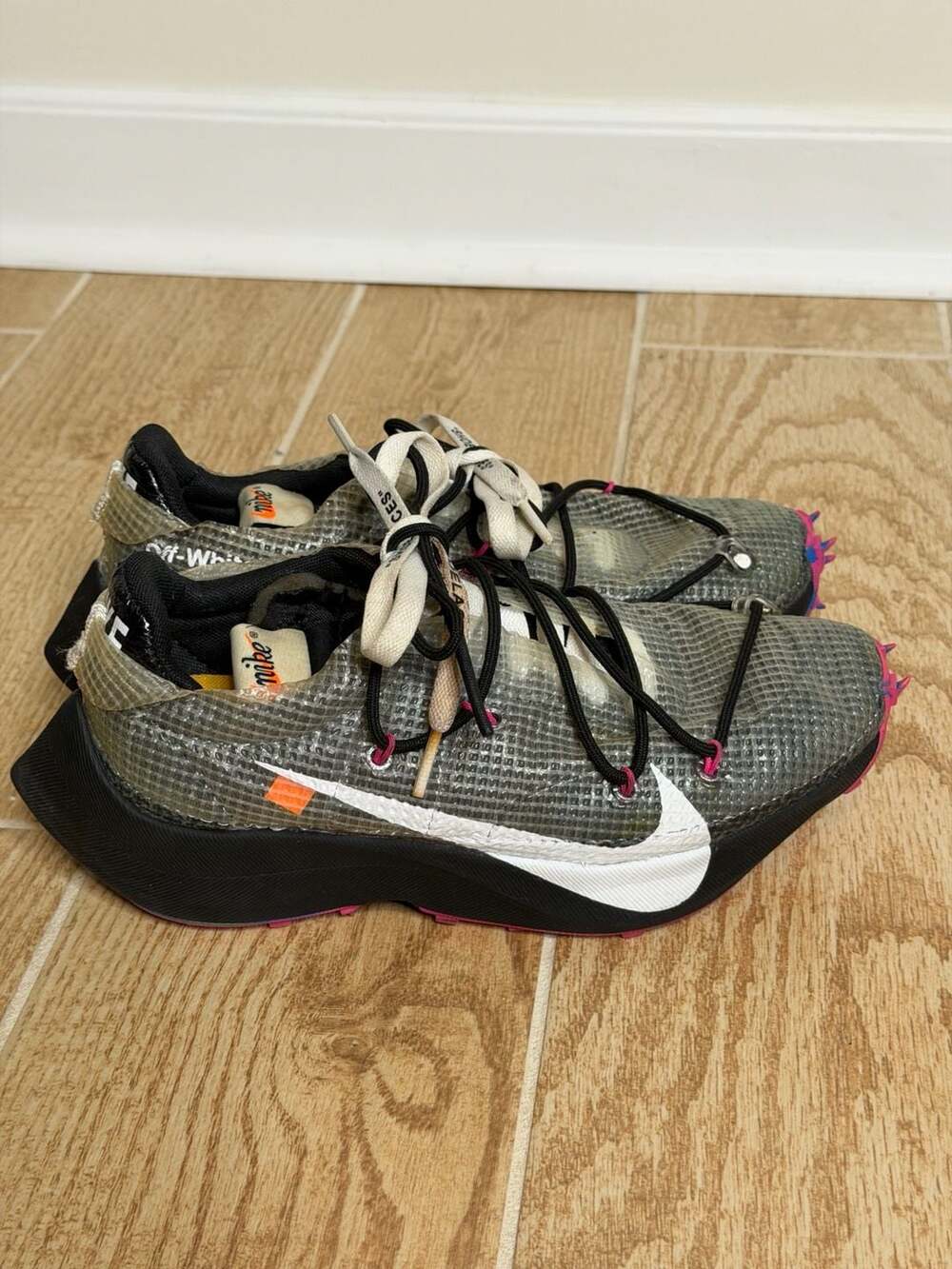 Off-White x Nike Women's Vapor Street Laser Fuchsia CD8178-001 Size 7.5